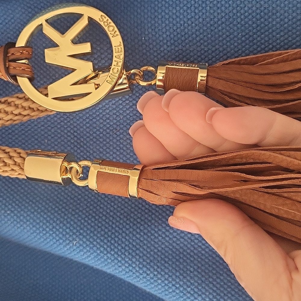 MK Handbag - Picture 4 of 6
